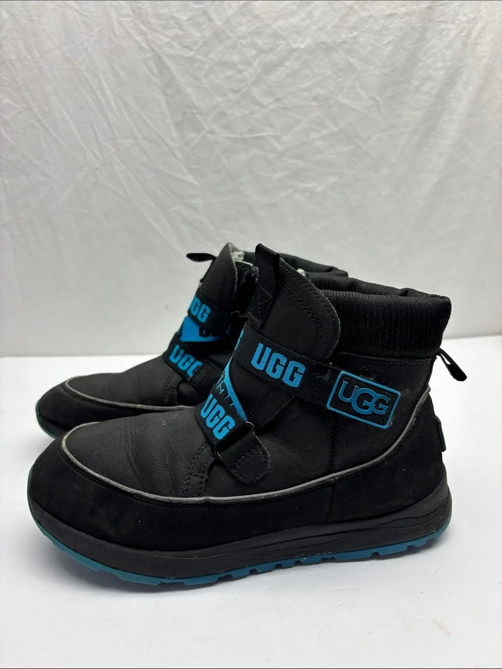 Ugg booties for big boy SZ 4, box 55